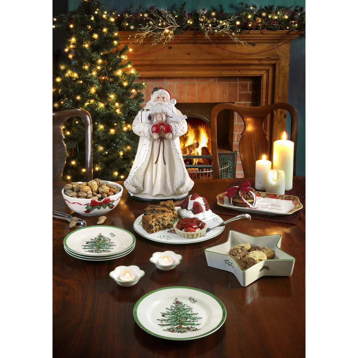 Christmas Tree 12-Piece Dinnerware Set with Plates & Mugs, Service for 4
